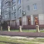 Помещение 1 этажа под офис с подвалом в центре