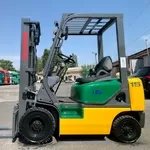 Вилковий автонавантажувач Komatsu з напрацюванням 1422 мотогодин.