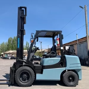 Вилочний автонавантажувач Sumitomo (Mazda),  на 3.5 тонни та щоглою 5 м