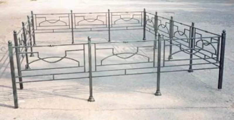 ограды, бетонные площадки, памятники 4