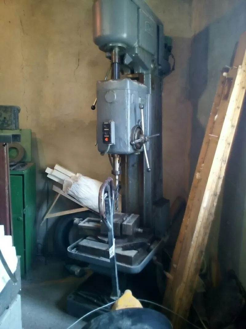 Вертикально-сверлильный станок 2А125 (ЗИЛ)