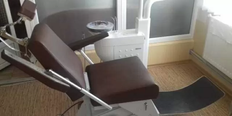 Продам стоматологическое кресло бу 2