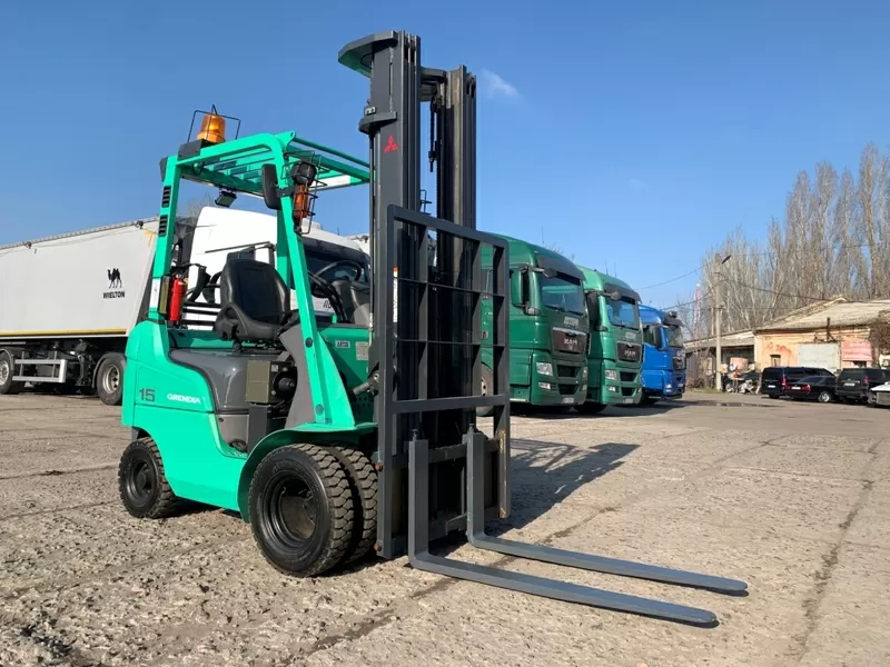 навантажувач вилковий Mitsubishi,  на спарці пневмо,  з щоглою триплекс 4