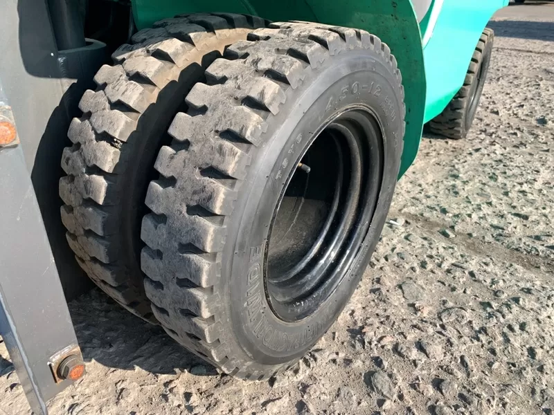 навантажувач вилковий Mitsubishi,  на спарці пневмо,  з щоглою триплекс 7