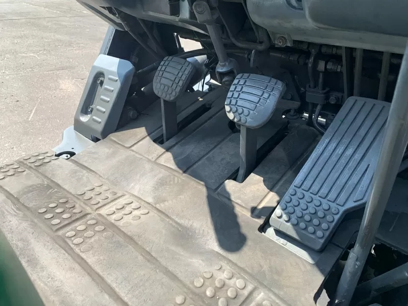 Вилковий автонавантажувач Komatsu з напрацюванням 1422 мотогодин. 10