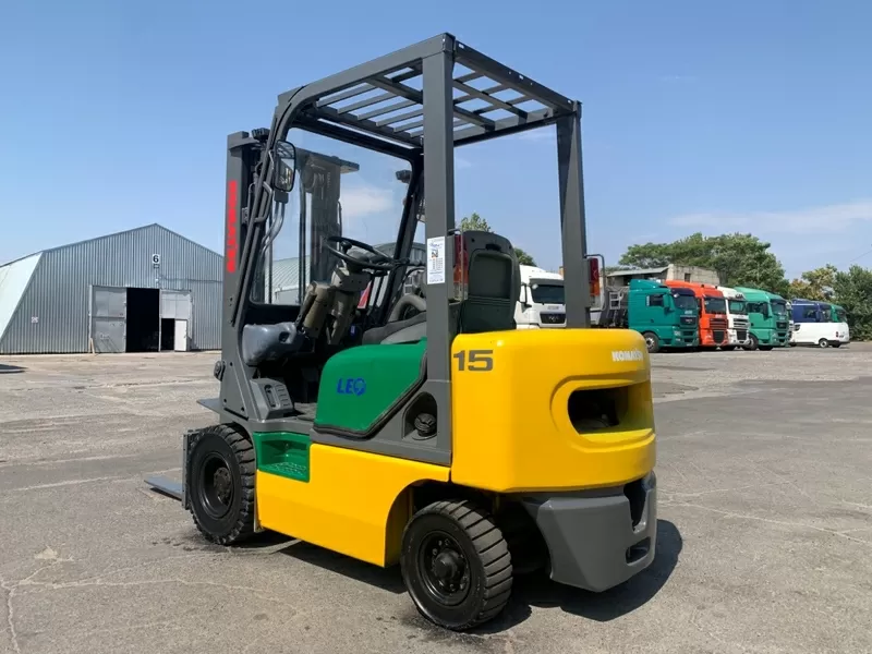 Вилковий автонавантажувач Komatsu з напрацюванням 1422 мотогодин. 3