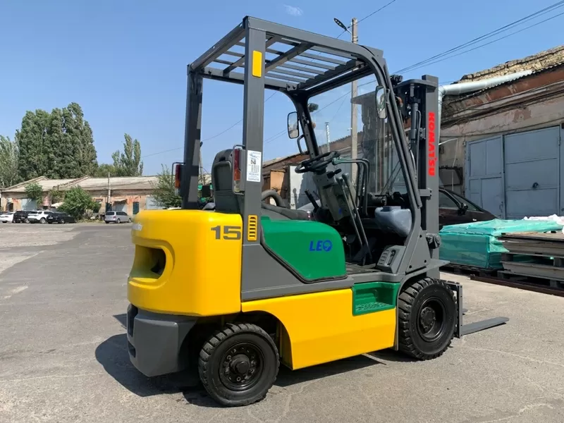 Вилковий автонавантажувач Komatsu з напрацюванням 1422 мотогодин. 4