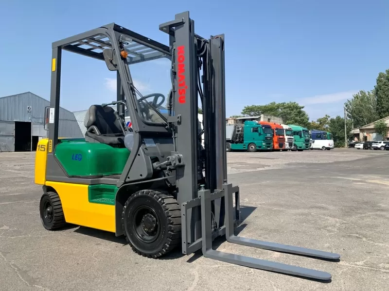 Вилковий автонавантажувач Komatsu з напрацюванням 1422 мотогодин. 5