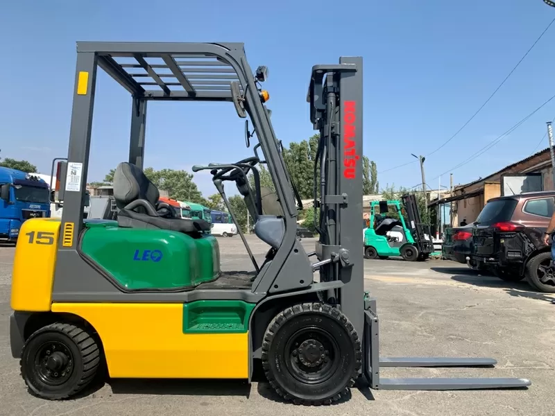 Вилковий автонавантажувач Komatsu з напрацюванням 1422 мотогодин. 6