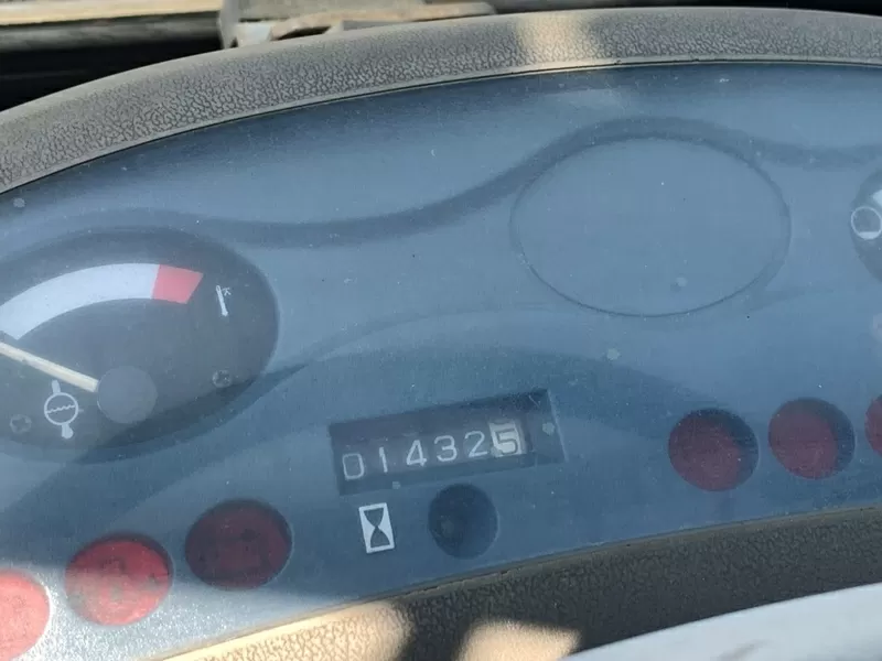 Вилковий автонавантажувач Komatsu з напрацюванням 1422 мотогодин. 7