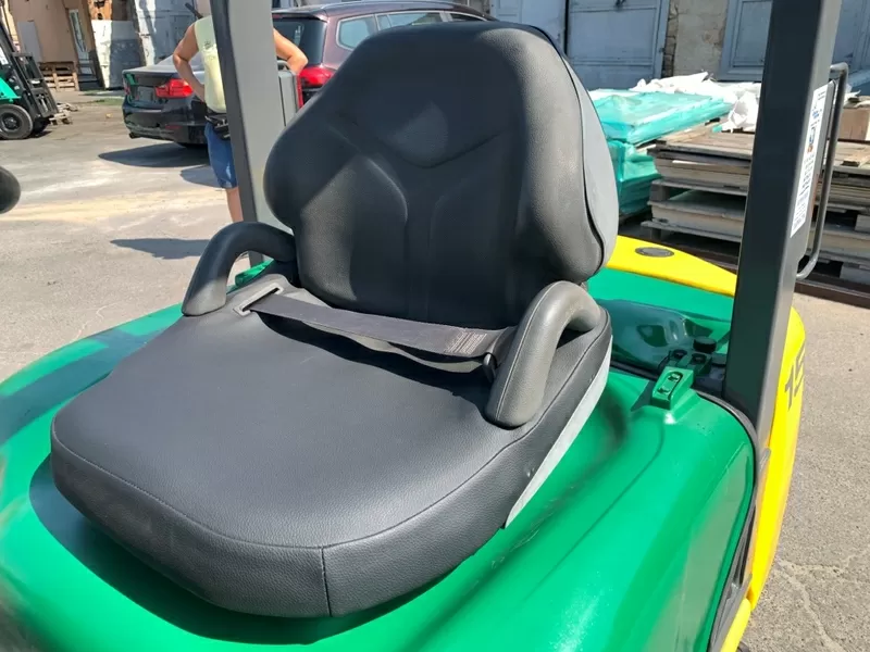 Вилковий автонавантажувач Komatsu з напрацюванням 1422 мотогодин. 9