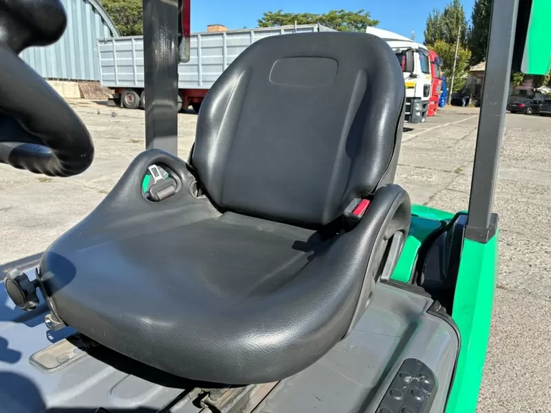 Дизельний навантажувач Mitsubishi KFD15T на нових пневмошинах 10