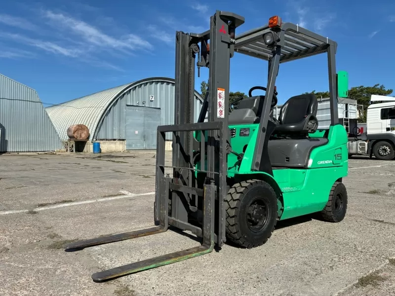 Дизельний навантажувач Mitsubishi KFD15T на нових пневмошинах 2